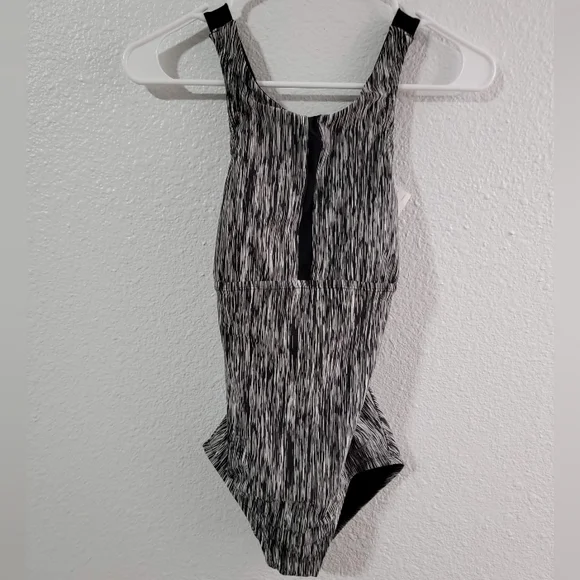 Nike | Swim | Nike One Piece | Poshmark Nike | Swim | Nike One Piece | Poshmark